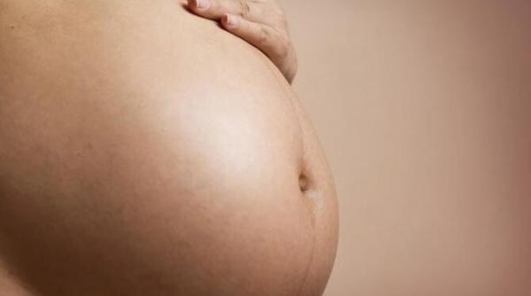 primul barbat care a dat nastere unui copil