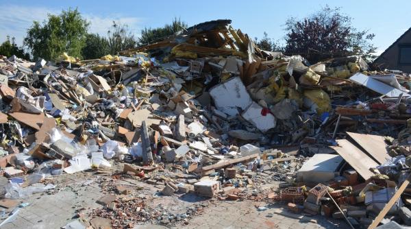 video cu momentul prabusirii cladirii de 12 etaje din miami