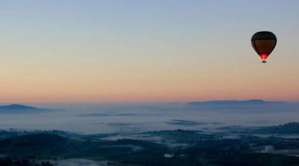 un balon cu aer cald s a prabusit in sua mai multe persoane au decedat