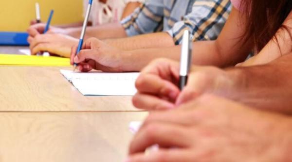 bacalaureat 2021 peste 133 000 de absolventi de liceu sustin luni proba scrisa la limba si literatura romana