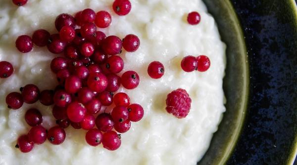 budinca de orez cu lapte reteta cel mai gustos desert facut in casa