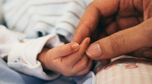 cea mai tanara mama din marea britanie are 11 ani