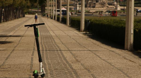 trotinetele electrice interzise in paris dupa un accident mortal