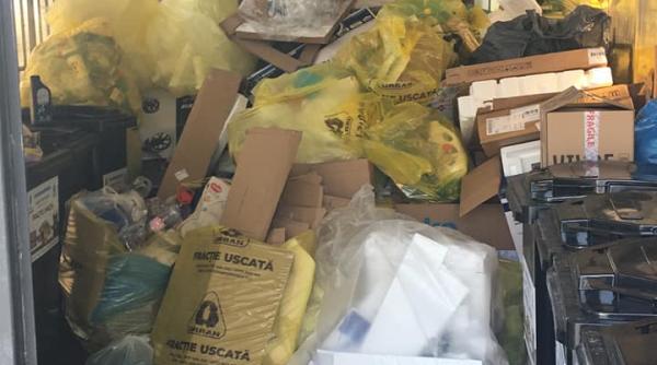 cutiile de pizza printre produsele care nu se recicleaza atentie la ce bagi in sacul de gunoi