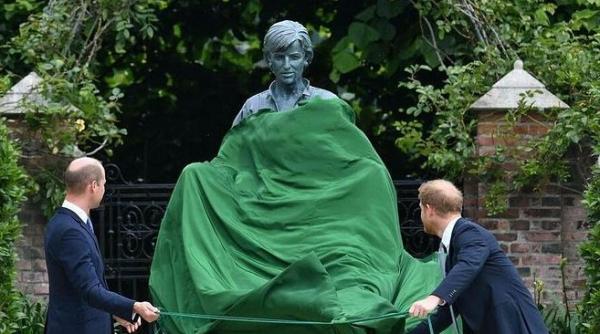 statuia printesei diana mesaj cu subinteles ce semnificatie aparte au cei trei copii care apar