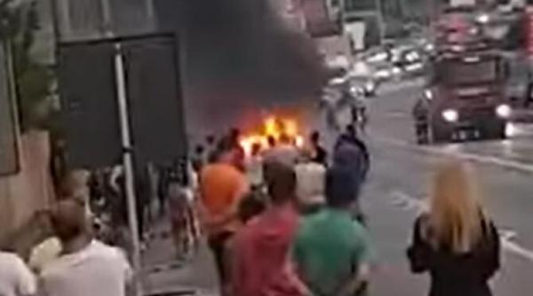 o masina plina cu artificii a luat foc in agigea video