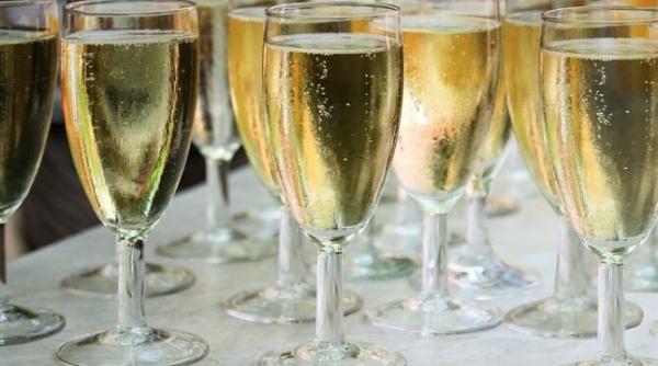 rusia a retrogradat sampania de import la vin spumant franta e revoltata