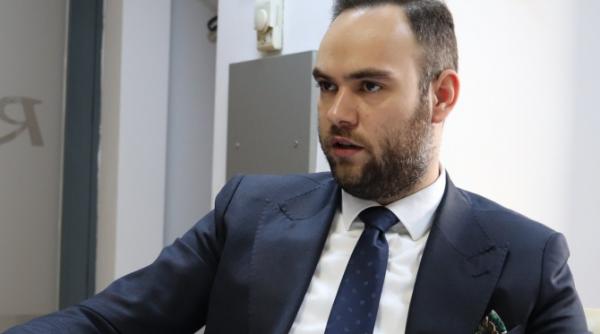 horia grigorescu despre cum a politizat o institutie posta era rosie acum respira liberal