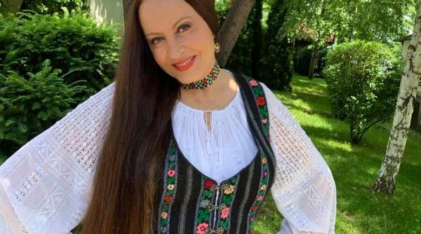 maria dragomiroiu s a filmat cand isi spala parul cei 9 pasi pe care ii urmeaza mereu video