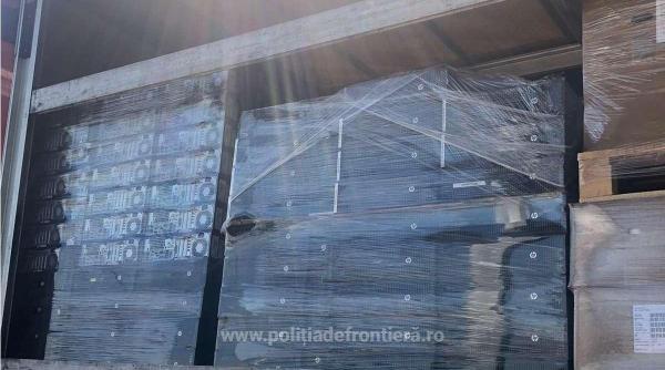 peste 22 tone de deseuri textile incaltaminte second hand si calculatoare uzate au fost oprite la vama bors ii