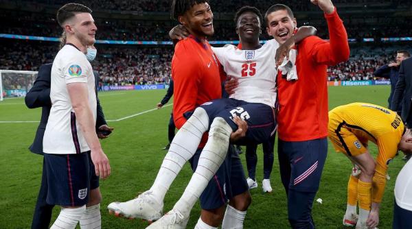 bukayo saka laudat in presa din anglia dupa ratarea finala de la euro elevul de 10 caruia nu i a fost niciodata teama sa isi asume responsabilitatea