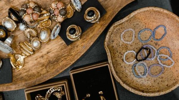 o actrita a fost jefuita la cannes au disparut bijuterii de zeci de mii de euro