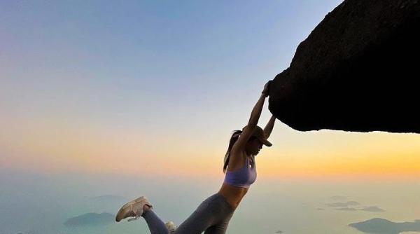 influencerita celebra moarta a cazut in gol in timp ce si facea poze la o cascada