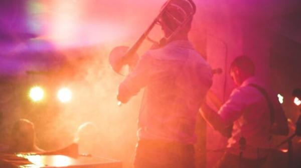 jazz in the park ce artisti vor concerta