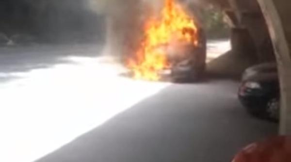 masina in flacari sub podul baneasa din capitala video