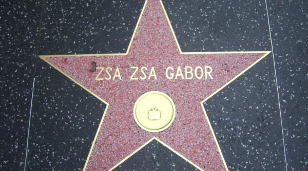 cenusa actritei zsa zsa gabor inhumata in budapesta