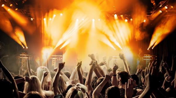 focar de covid dupa un festival de muzica aproximativ 1 000 de persoane s au infectat