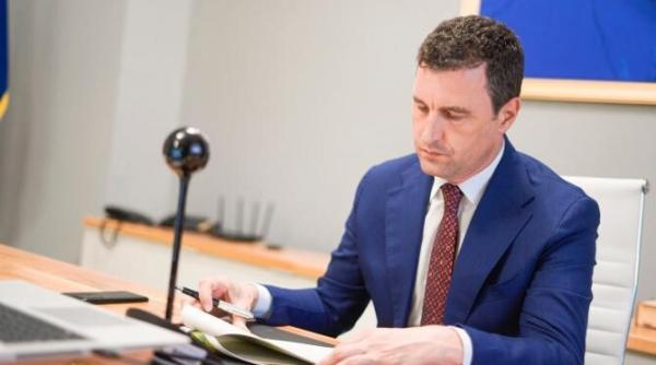 produsele din plastic de unica folosinta  interzise  tanczos barna  guvernul va aproba  in curand