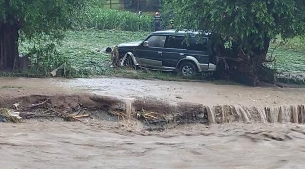 cod rosu in alba  doua comune  izolate din cauza viiturii  tot personalul isu  chemat de acasa