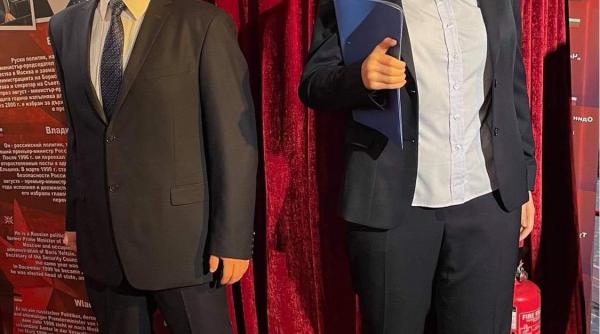 kovesi langa putin la muzeul figurilor de ceara din bulgaria