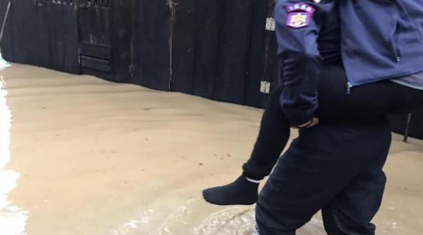 noi inundatii in alba  furtunile de cod rosu din ultimele ore au facut iar prapad  drumuri blocate   galerie foto