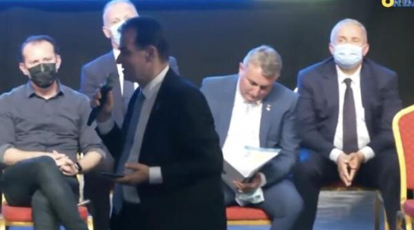 orban in fata lui citu viata e atat de scurta nu putem sa ne pierdem vremea in rivalitati si planuri de razbunare