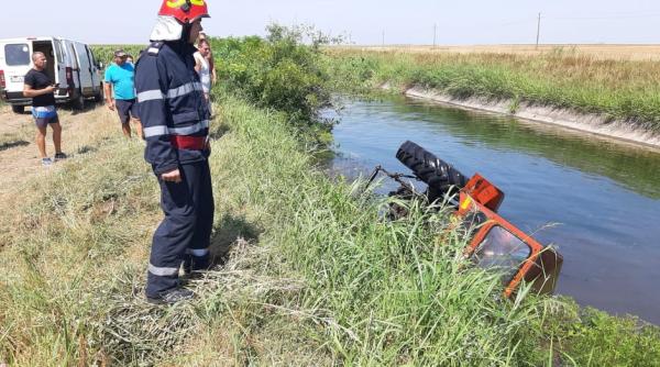 un barbat din dolj a murit dupa ce s a rasturnat cu tractorul in canalul de irigatii