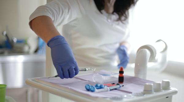 asistentii medicali sunt lasati in urma in intreaga lume spun sindicalistii