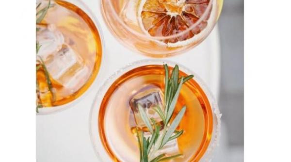 bilic bauturi cu multa gheata sau ceaiuri si supe fierbinti toate vor declansa un val de caldura