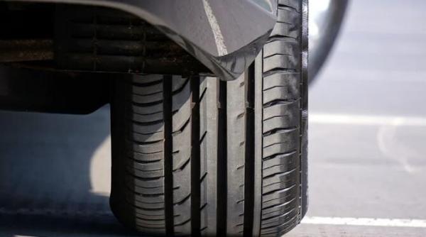 copil de trei ani  accidentat mortal cu masina in curtea casei  ancheta ipj brasov