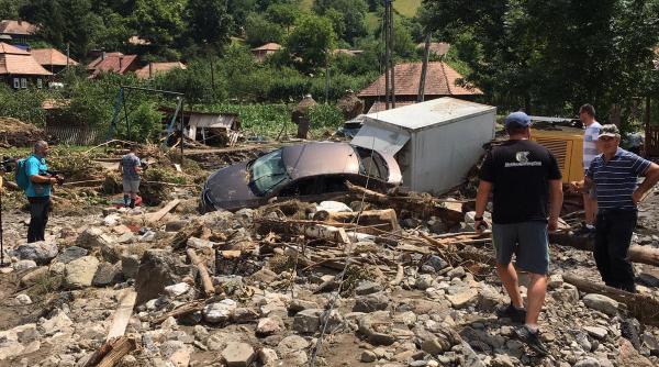 inundatiie au facut dezastru in tara motilor 120 de gospodarii afectate sute de oameni evacuati foto