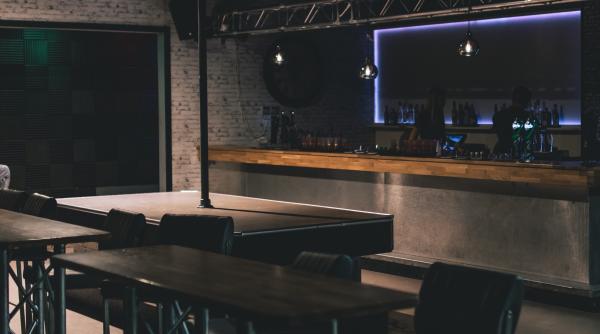 un barbat a fost dus la psihiatrie dupa ce si a batut prietenul in timpul unui joc de rummy