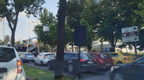 de ce a fost astazi paralizat bucurestiul traficul inteligent al lui nicusor dan sau inteligenta in trafic