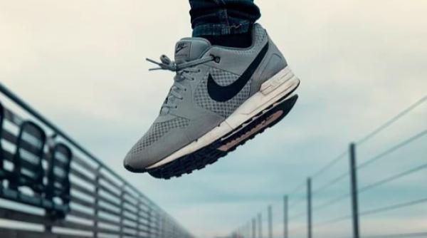 nike ar putea sa aiba probleme de stoc din cauza epidemiei din vietnam apple samsung si puma sunt si ele pe lista