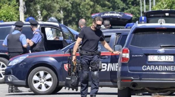 atac armat intr o discoteca din sudul italiei zece persoane ranite