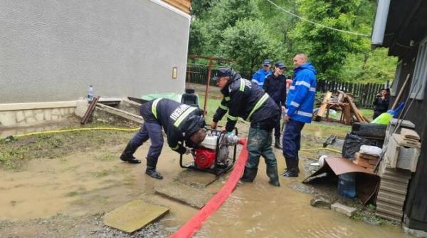 inundatii in romania  36 localitati afectate  persoane izolate  pagube insemnate  in ultimele 24 de ore