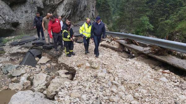pestera ialomitei cel mai vizitat obiectiv turistic din bucegi redeschisa publicului