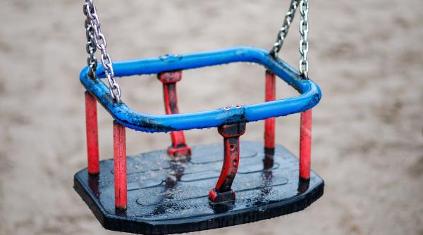 copil de 5 ani gasit intr o zona aglomerata din galati baiatul nu stie unde locuieste