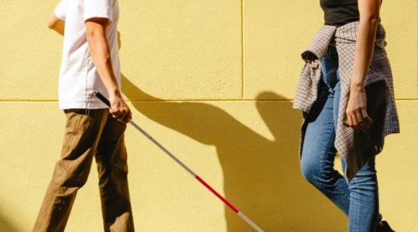 bratarile care avertizeaza coliziunile iminente testate cu succes de persoanele nevazatoare