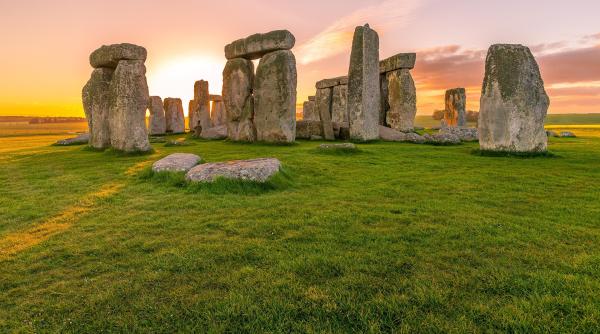 dupa liverpool situl stonehenge este luat la tinta britanicii au probleme cu unesco