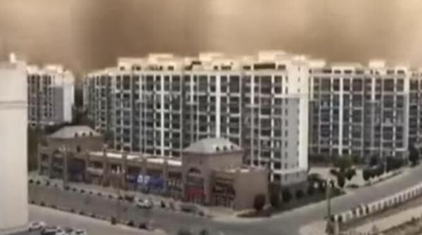 un oras din china a fost acoperit de nisip in doar cateva minute video