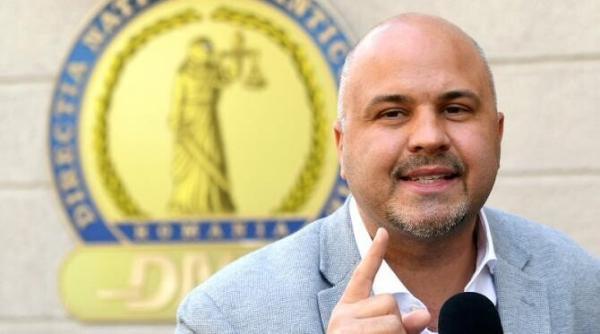 emanuel ungureanu la dc news tv in emisiunea ce se intampla moderata de razvan dumitrescu video