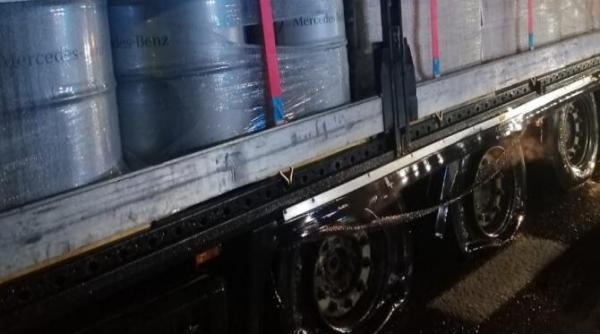 au explodat in mers cauciucurile unui camion incarcat cu 40 de tone de ulei de motor