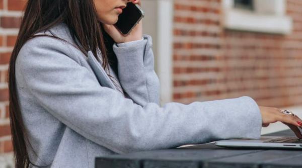 romanii lasati de izbeliste in frauda cu telefoanele tara in care nimeni nu are ce sa faca si nimeni nu raspunde de nimic