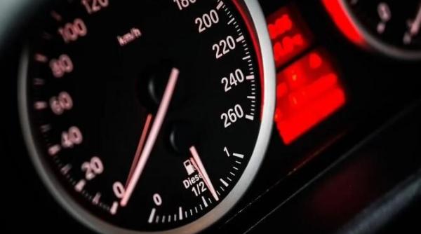 zbura pe sosea sofer depistat cu o viteza de 208 km h la scornicesti