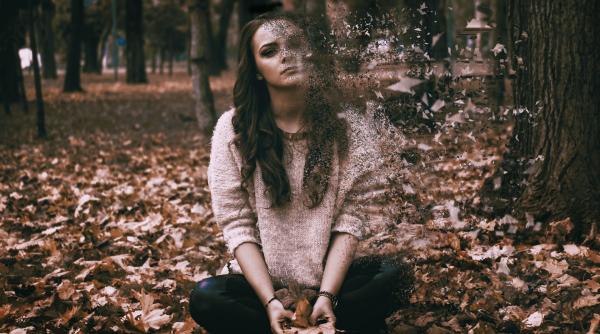 luna noua in leu daniela simulescu avertisment la limita intre viata si moarte pierzi oameni pierzi bani