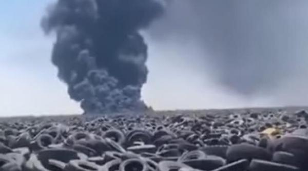 a luat foc cel mai mare depozit de anvelope uzate din lume poate deveni un dezastru global de mediu video