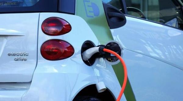 joe biden vrea sa accelereze adoptia masinilor electrice americanii sunt codasii clasamentului verde