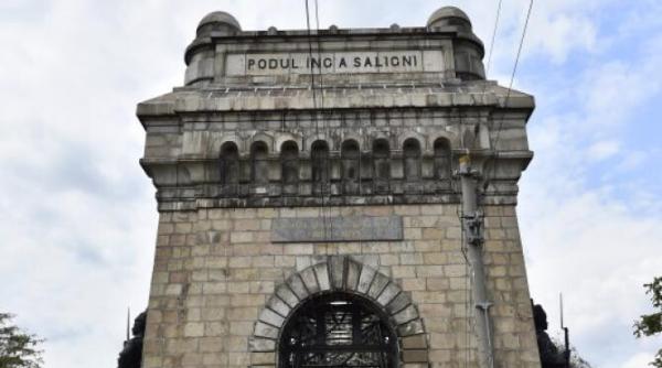 mesaj pentru drula privind iluminarea podului anghel saligny nu reusim sa avem o comunicare reala cu cfr sa