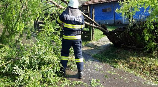 mii de oameni din prahova fara curent electric dupa furtunile de noaptea trecuta